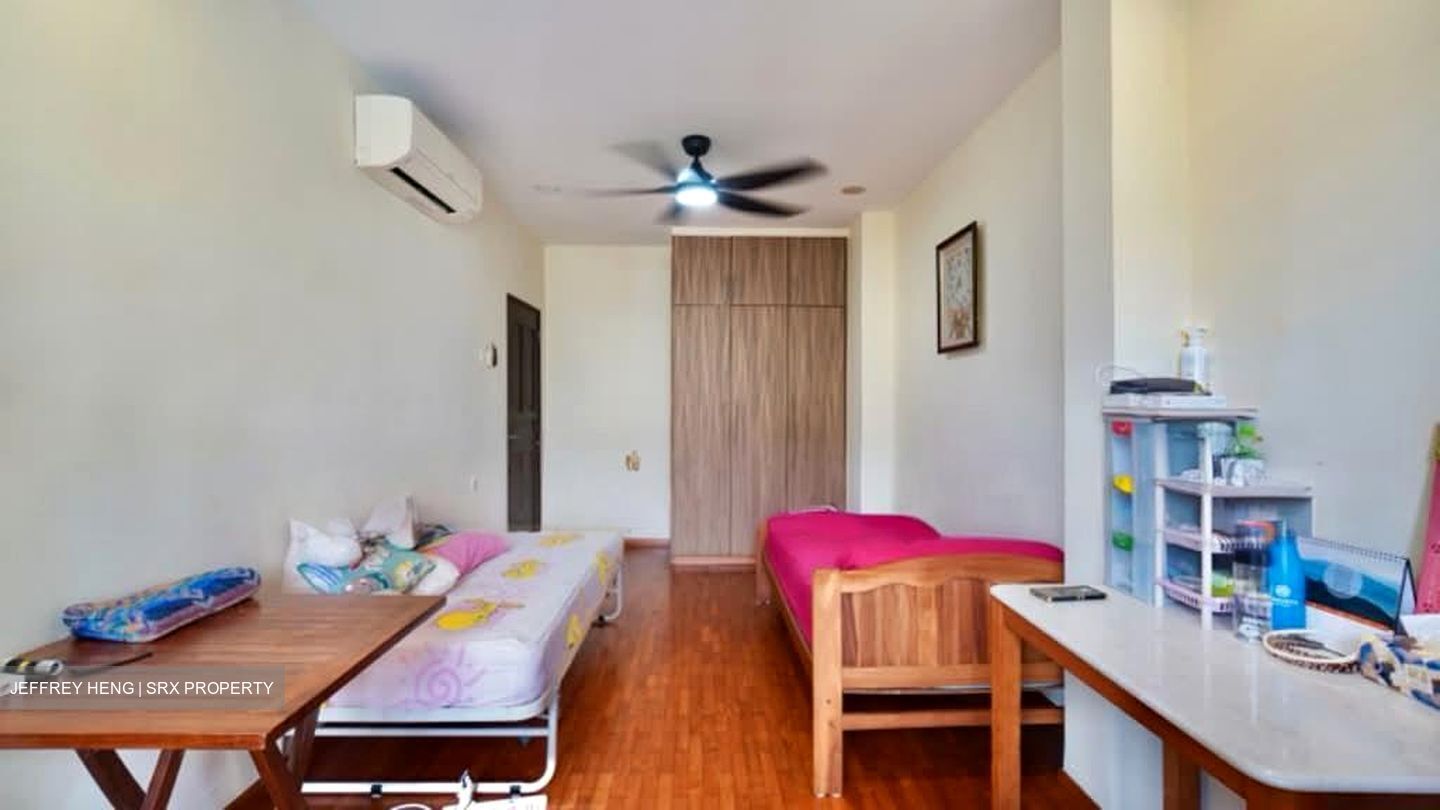 Sennett Terrace (D16), Terrace #541868921